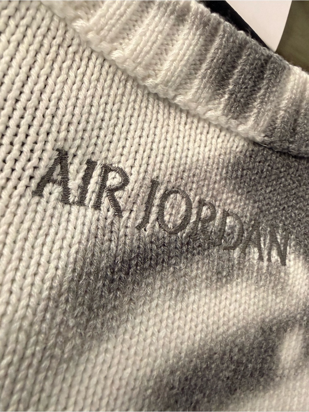 Jordan/Nike Black & White Air Jordan Graphic Crewneck Sweater - Picture 12 of 13